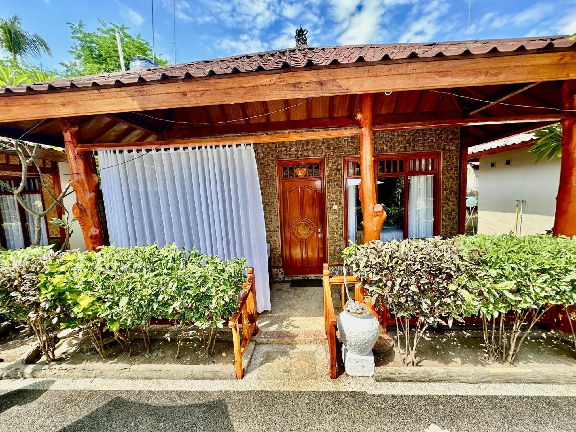Sunny Rose Bungalows Gili Air - Adults Only Exterior photo