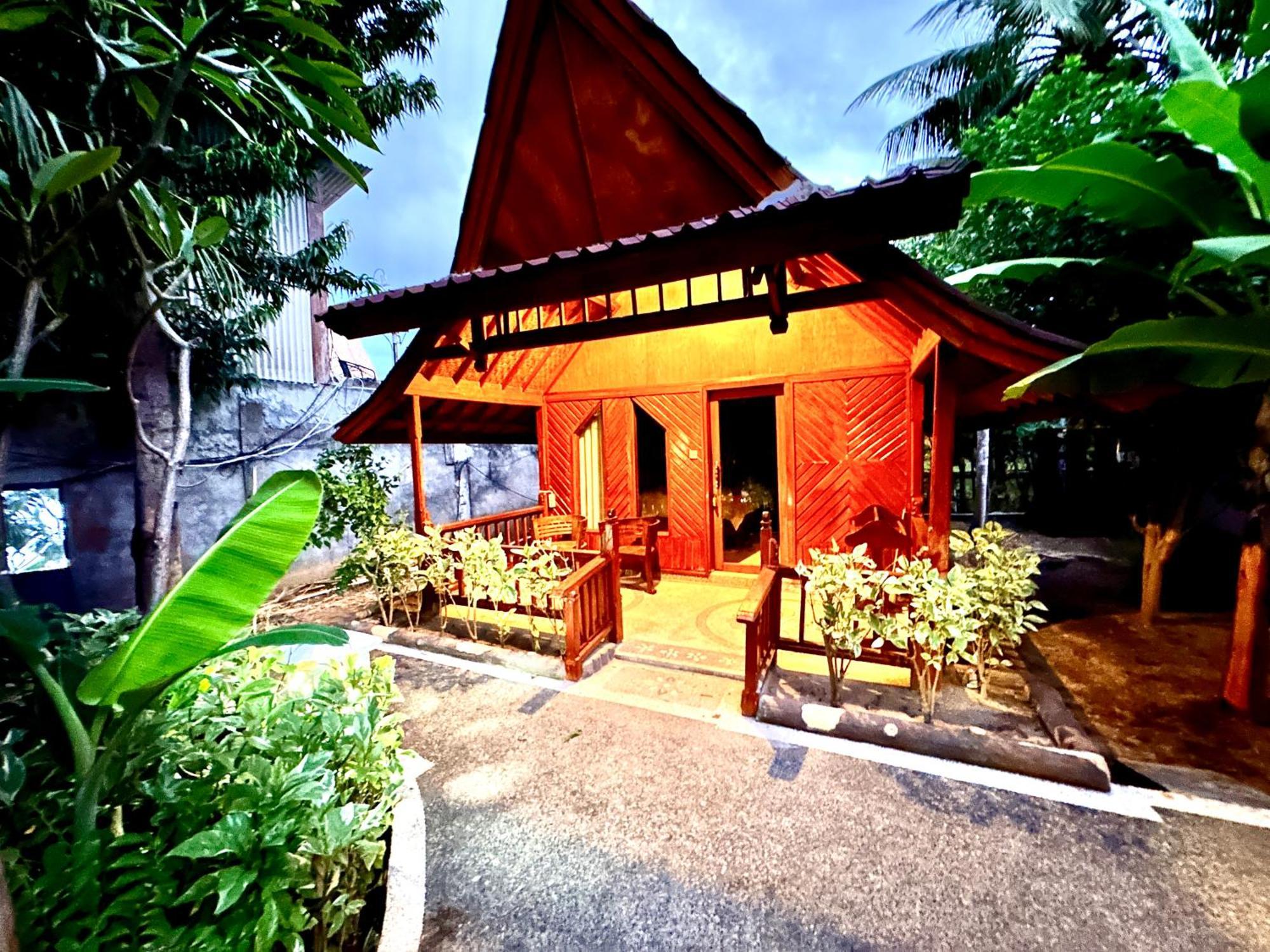 Sunny Rose Bungalows Gili Air - Adults Only Exterior photo