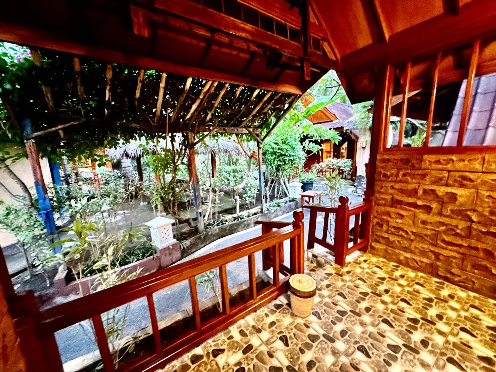 Sunny Rose Bungalows Gili Air - Adults Only Exterior photo