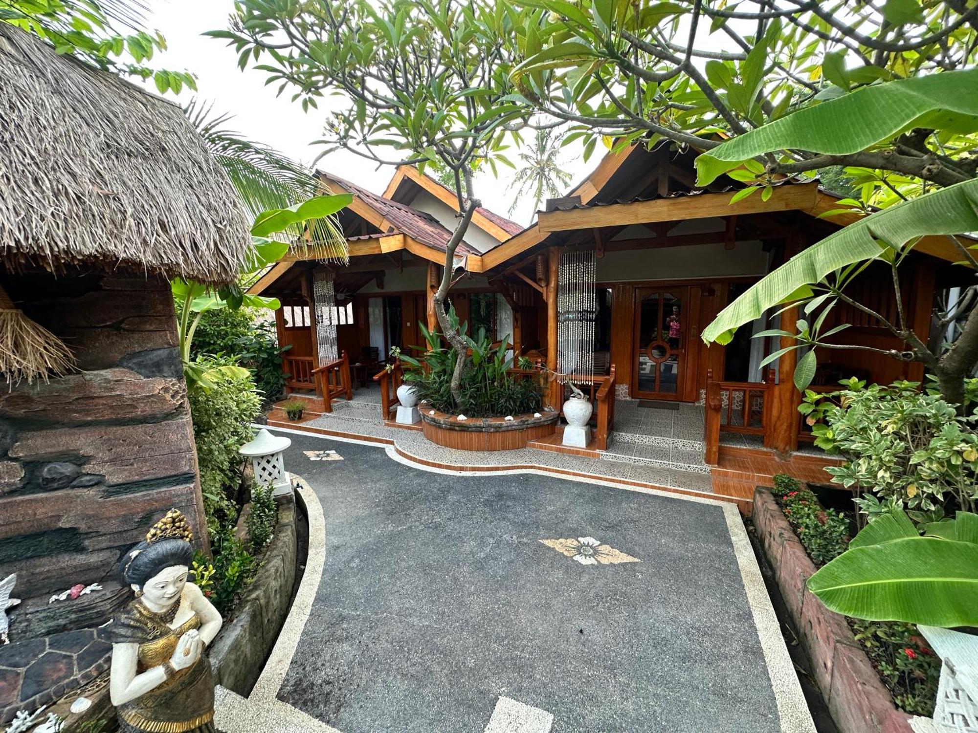 Sunny Rose Bungalows Gili Air - Adults Only Exterior photo