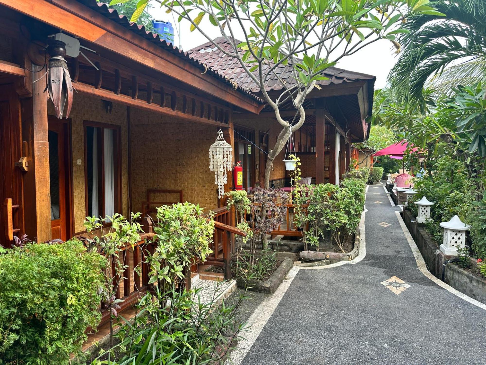 Sunny Rose Bungalows Gili Air - Adults Only Exterior photo