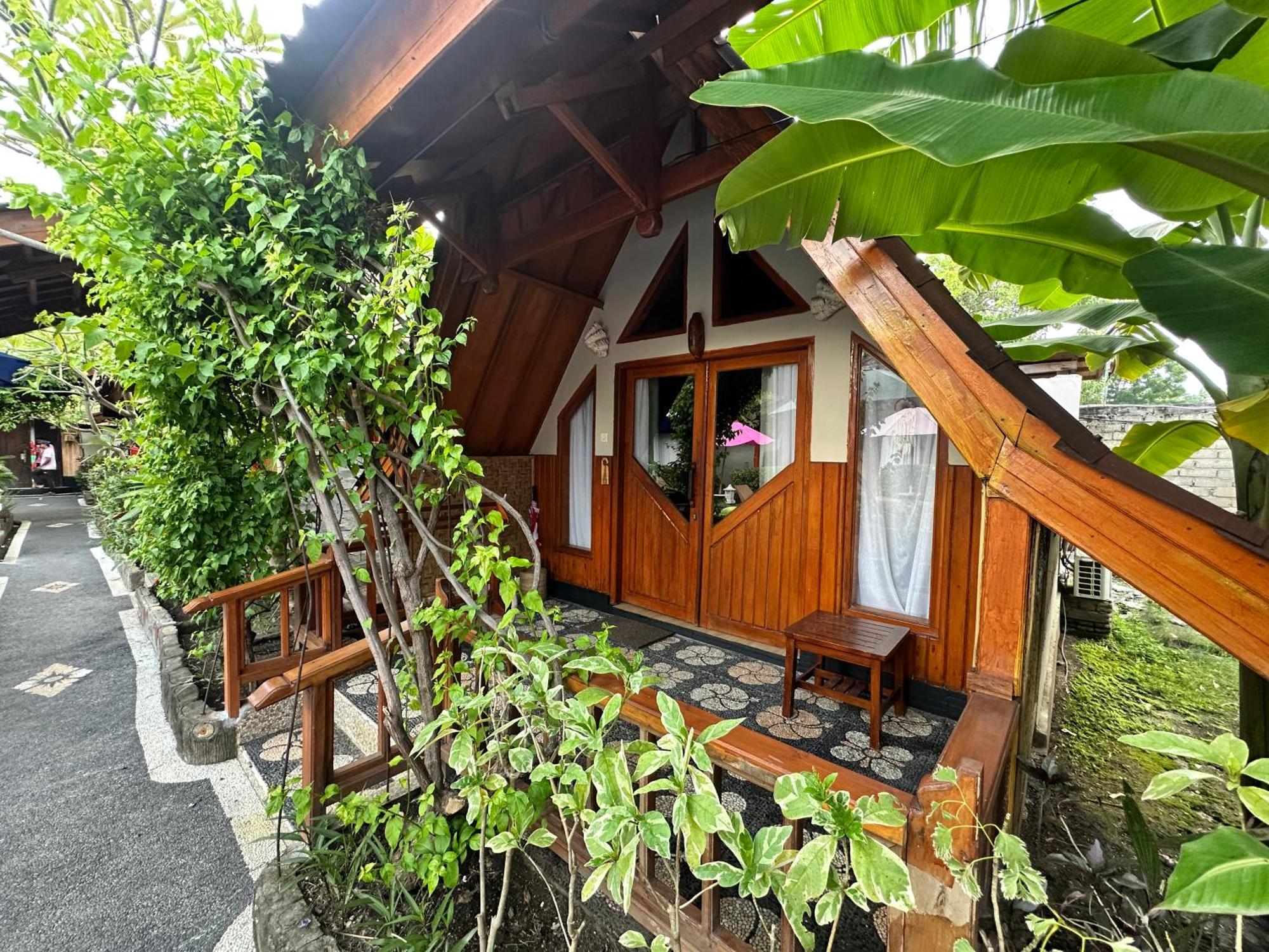 Sunny Rose Bungalows Gili Air - Adults Only Exterior photo